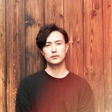 Posłuchaj wykonawcy Asuka Mori, obejrzyj teledyski, przeczytaj biografię, zobacz daty tras koncertowych i nie tylko!