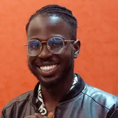 收听 JonnyBlake、观看音乐视频、阅读小传、查看巡演日期等 ！