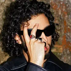 Ακούστε περιεχόμενο από FiDA, παρακολουθήστε μουσικά βίντεο, διαβάστε το βιογραφικό, δείτε ημερομηνίες περιοδείας, και πολλά ακόμη!