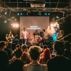Rain in Death Valley을(를) 듣고, 뮤직 비디오를 보고, 약력을 읽고, 투어 일정 등을 확인하세요!