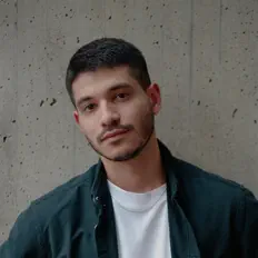 Poslechněte si interpreta Eilon Levi, sledujte hudební videa, přečtěte si životopis, podívejte se na data turné a další informace.