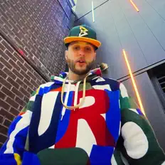 Luister naar LV RIZ, bekijk muziekvideo's, lees de bio, bekijk de tourdata, en meer!