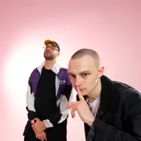 Poslechněte si interpreta undefined, sledujte hudební videa, přečtěte si životopis, podívejte se na data turné a další informace.