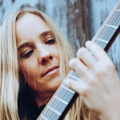 Listen to Jule Malischke, watch music videos, read bio, see tour dates & more!
