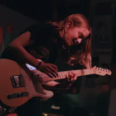 Ακούστε περιεχόμενο από Cosmic Space Bunnies, παρακολουθήστε μουσικά βίντεο, διαβάστε το βιογραφικό, δείτε ημερομηνίες περιοδείας, και πολλά ακόμη!