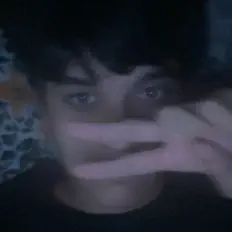 聆聽 DKGMac、觀看音樂影片、閱讀小傳、查看巡演日期等！