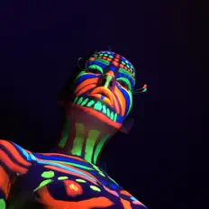 Ouça Lauren V, assista a videoclipes, leia a biografia, veja as datas das turnês e mais!