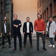 Posłuchaj wykonawcy Birddogs, obejrzyj teledyski, przeczytaj biografię, zobacz daty tras koncertowych i nie tylko!