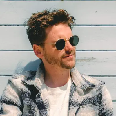 Listen to Liam Fitzgerald, watch music videos, read bio, see tour dates & more!