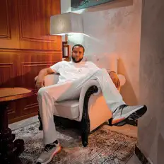 FK सुनें, म्यूज़िक वीडियो देखें, बायो पढ़ें, दौरे की तारीखें और बहुत कुछ देखें!