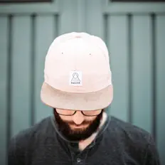 Ouve Neatly Drawn Blinds, vê vídeos de música, lê a biografia, vê as datas da digressão e muito mais!