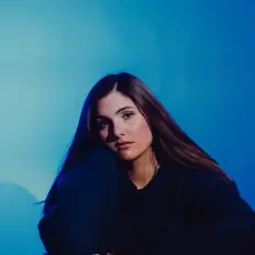 Posłuchaj wykonawcy Christen Morrell, obejrzyj teledyski, przeczytaj biografię, zobacz daty tras koncertowych i nie tylko!