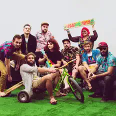 Mad Apple Circus सुनें, म्यूज़िक वीडियो देखें, बायो पढ़ें, दौरे की तारीखें और बहुत कुछ देखें!