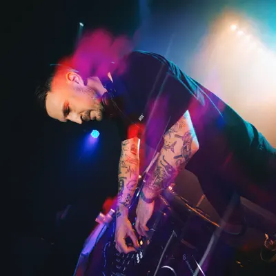 Listen to Skapier, watch music videos, read bio, see tour dates & more!
