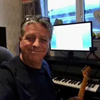 Ακούστε περιεχόμενο από undefined, παρακολουθήστε μουσικά βίντεο, διαβάστε το βιογραφικό, δείτε ημερομηνίες περιοδείας, και πολλά ακόμη!