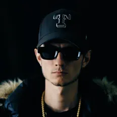 Ascolta The Boy, guarda video musicali, leggi la biografia, vedi le date del tour & altro!