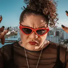 Ouça Dani Carmesim, assista a videoclipes, leia a biografia, veja as datas das turnês e mais!