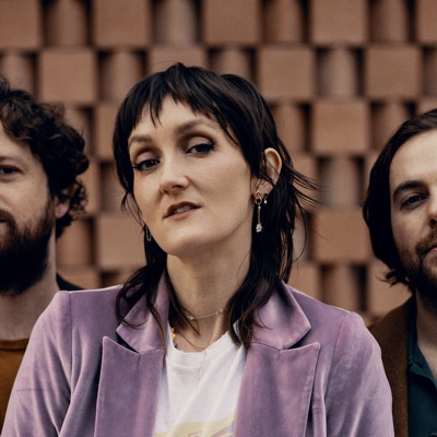 Listen to Valley Queen, watch music videos, read bio, see tour dates & more!