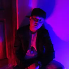 Listen to Señor Nadie, watch music videos, read bio, see tour dates & more!