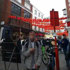 Ouve BLOO, vê vídeos de música, lê a biografia, vê as datas da digressão e muito mais!