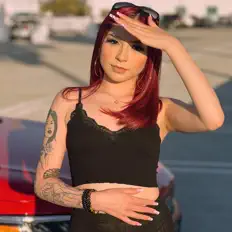 聆聽 Roxy Redd、觀看音樂影片、閱讀小傳、查看巡演日期等！