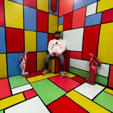 Lucid Feelingを聴いたり、ミュージックビデオを鑑賞したり、経歴やツアー日程などを確認したりしましょう！