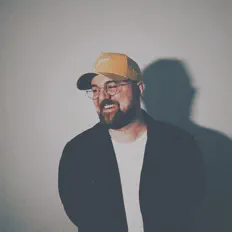 Ascolta Cody Michael Mahurin, guarda video musicali, leggi la biografia, vedi le date del tour & altro!