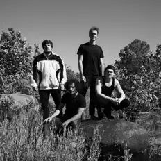 Sleave सुनें, म्यूज़िक वीडियो देखें, बायो पढ़ें, दौरे की तारीखें और बहुत कुछ देखें!