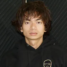 RELAXHOを聴いたり、ミュージックビデオを鑑賞したり、経歴やツアー日程などを確認したりしましょう！