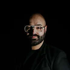Poslechněte si interpreta Vizi, sledujte hudební videa, přečtěte si životopis, podívejte se na data turné a další informace.