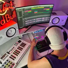 聆聽 Valisbeats、觀看音樂影片、閱讀小傳、查看巡演日期等！