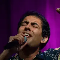 Ouve undefined, vê vídeos de música, lê a biografia, vê as datas da digressão e muito mais!