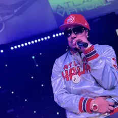 Escucha a Chri$ Lowe, mira videos musicales, lee su biografía, consulta las fechas de las gira y más.
