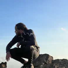 Poslechněte si interpreta J-J The Plug, sledujte hudební videa, přečtěte si životopis, podívejte se na data turné a další informace.