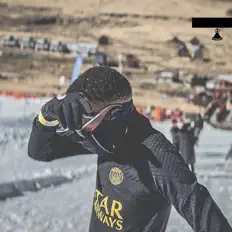 Ngoana Mme dinle, müzik videolarını izle, biyografisini oku, tur tarihlerini ve daha fazlasını gör!