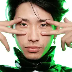 Escucha a EL COMPA CHINO, mira videos musicales, lee su biografía, consulta las fechas de las gira y más.