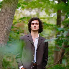 Ascolta Cale Zepernick, guarda video musicali, leggi la biografia, vedi le date del tour & altro!