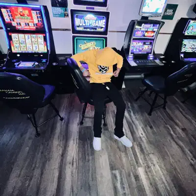 Listen to RX2_ZUEAGO, watch music videos, read bio, see tour dates & more!