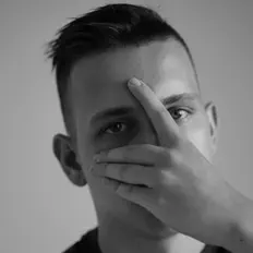 Escucha a Naybo, mira videos musicales, lee su biografía, consulta las fechas de las gira y más.