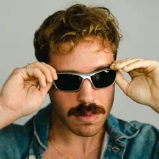 收听 Izzy Perri、观看音乐视频、阅读小传、查看巡演日期等 ！