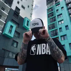Escucha a ТоНа, mira videos musicales, lee su biografía, consulta las fechas de las gira y más.