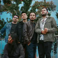 Poslechněte si interpreta RUNTOLIFE, sledujte hudební videa, přečtěte si životopis, podívejte se na data turné a další informace.