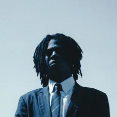 Ouve 9NOVA, vê vídeos de música, lê a biografia, vê as datas da digressão e muito mais!