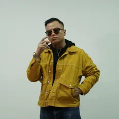 Dengarkan Khairi Sani, tonton video musik, baca bio, lihat tanggal tur & lainnya!