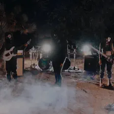 收听 Kalus、观看音乐视频、阅读小传、查看巡演日期等 ！