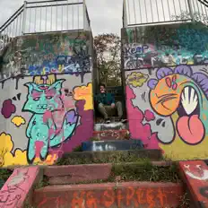 Écoutez Fried, regardez des vidéoclips, lisez la biographie, consultez les dates de tournée et plus encore !