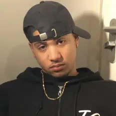 JGillard dinle, müzik videolarını izle, biyografisini oku, tur tarihlerini ve daha fazlasını gör!