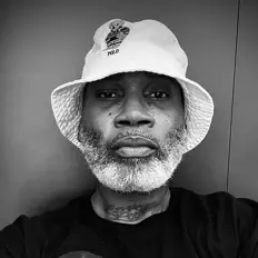 Ouça J. Scott da illesT, assista a videoclipes, leia a biografia, veja as datas das turnês e mais!