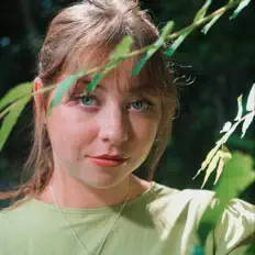 聆聽 Sam Plourd、觀看音樂影片、閱讀小傳、查看巡演日期等！