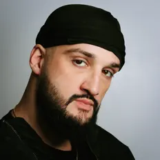 Dengarkan Janil Natas, tonton video musik, baca bio, lihat tanggal tur & lainnya!